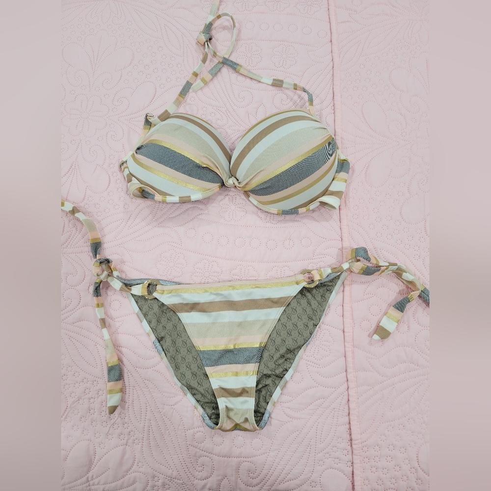 Victoria's Secrets Bikini new with no tags